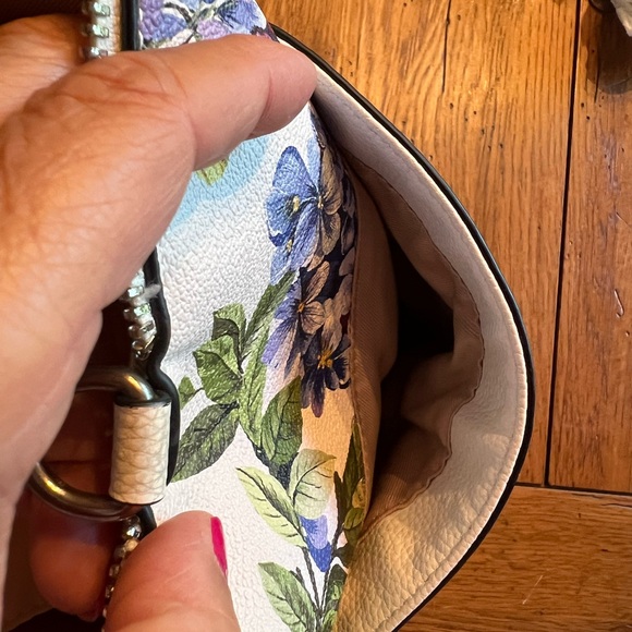 Dana Buchman Tote Purse and Wallet - Picture 4 of 9